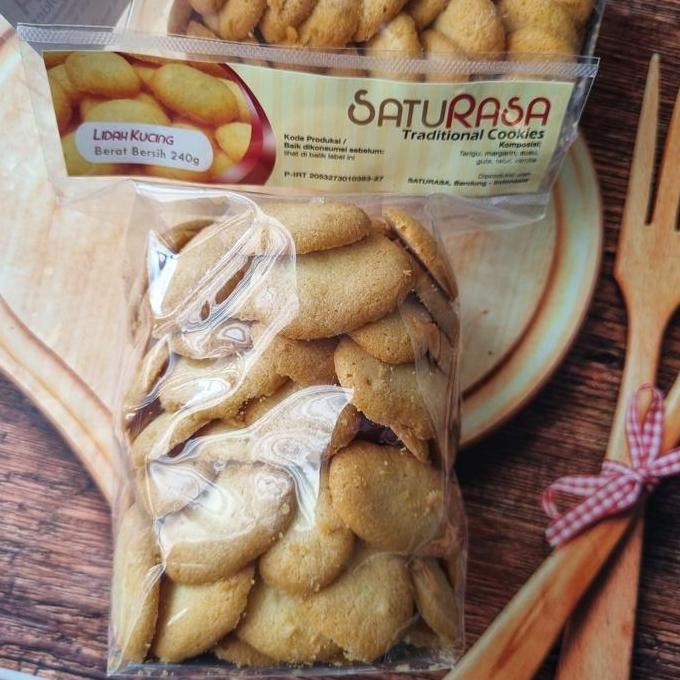 

Lidah Kucing Katetong Kue Kering Lebaran Spesial Stok Terbatas