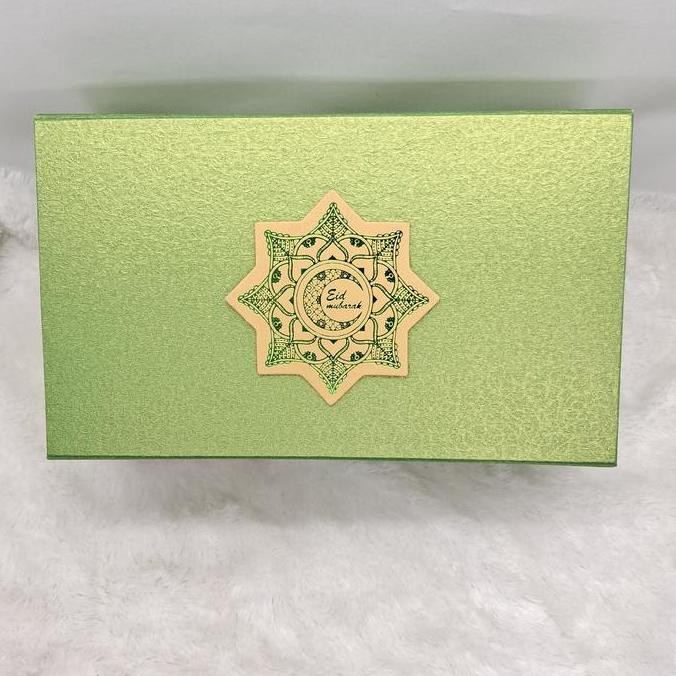

Hard box lipat polos 25x15x10cm / kotak cake kue lapis idul fitri