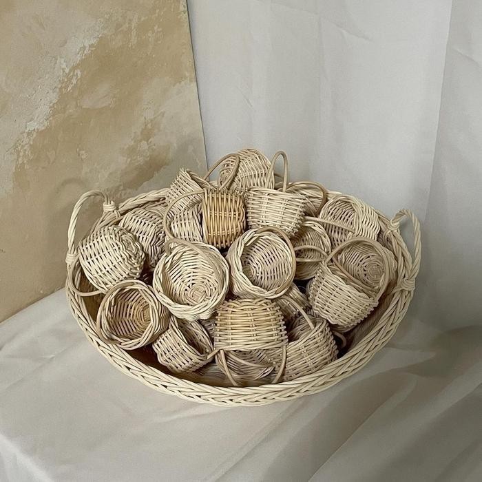 

IX keranjang telur paskah kecil