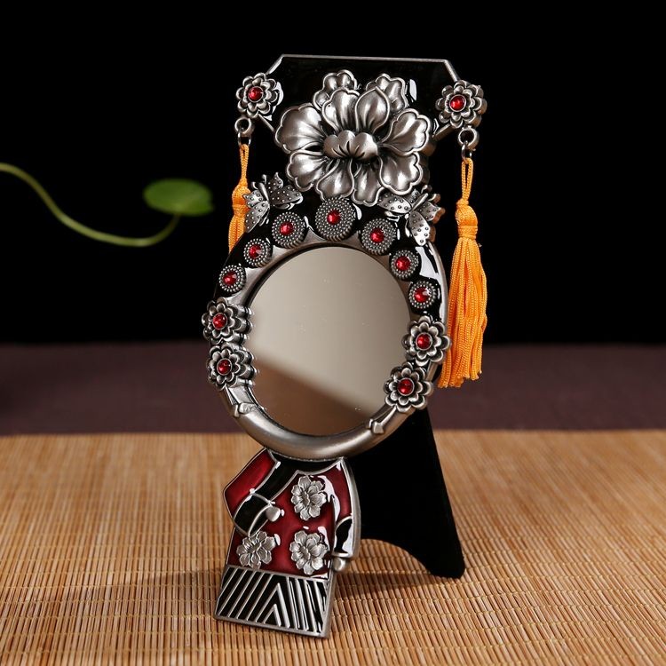 Ornamen Cermin Kecil Rias Wajah Opera Peking