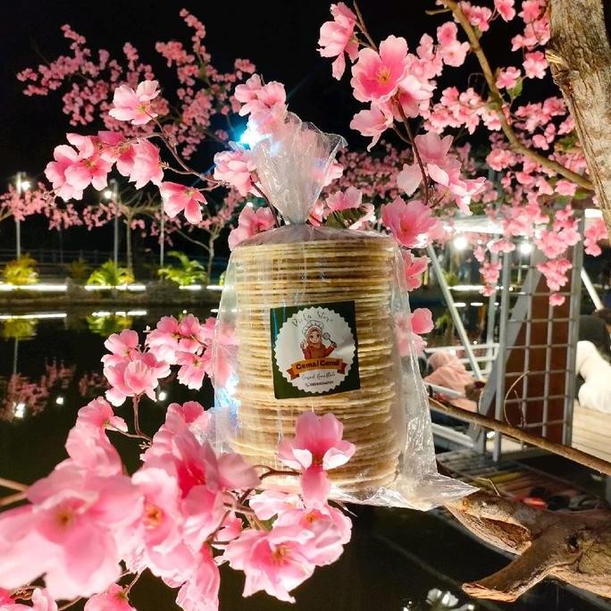 

JH8 GAMBIR GHEPEK MINI KHAS MADURA 50 LEMBAR PLUS SAMBAL kerupuk gambir