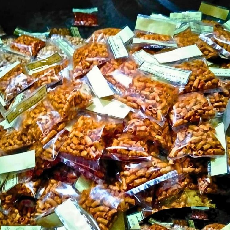 

ID | PAKET HEMAT 20 PCS MAKARONI BANTET/KRIWIL/KERANG 50 GRAM MAKARONI PEDAS MAKARONI BANTET TASIKMALAYA