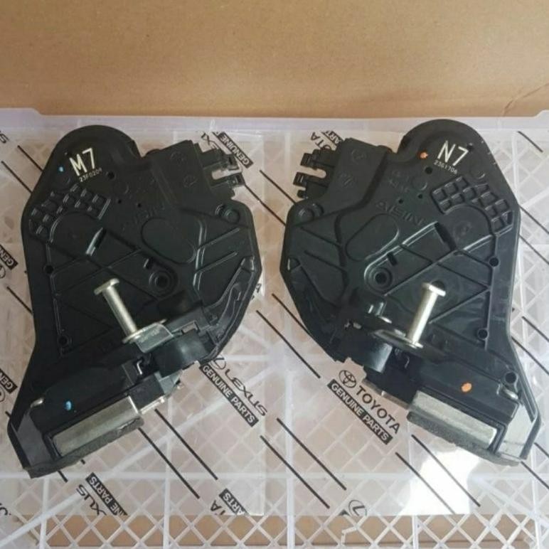 Door Lock Pintu Belakang / Tengah Toyota Innova Reborn Fortuner Hilux AST