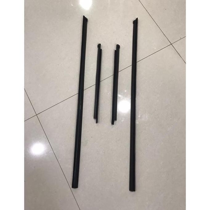 (Expert) Pelipit Kaca Luar Nissan Terrano