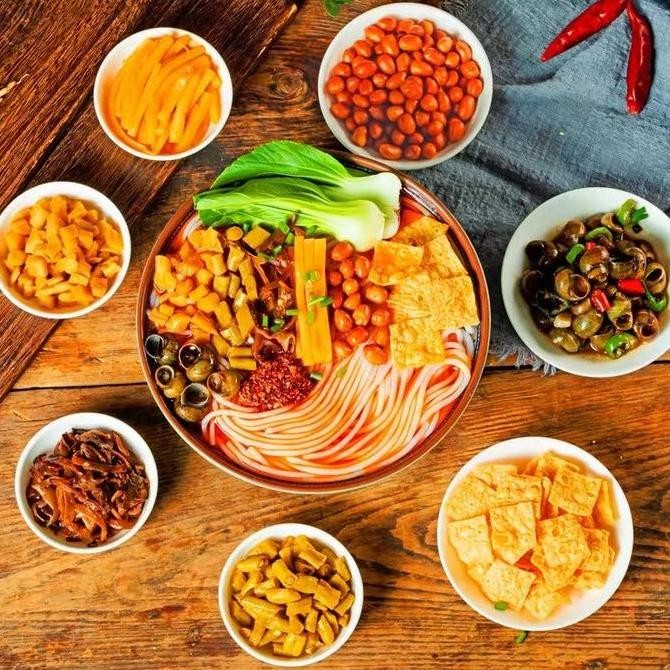 

Mie Siput Mi Instan Bekicot Luosifen Makanan Khas China Sup Siput Enak