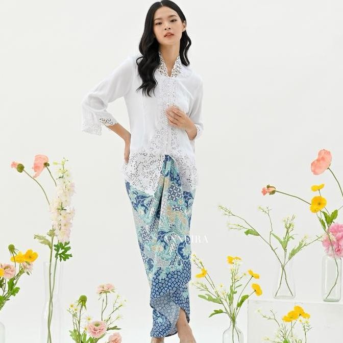 Kebaya putih modern lengan panjang (Aini)