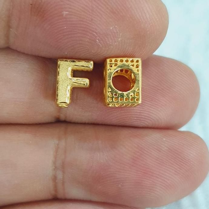 Liontin Charm Bahan Gelang Huruf F Emas 70% 700 70 % 16 K Co