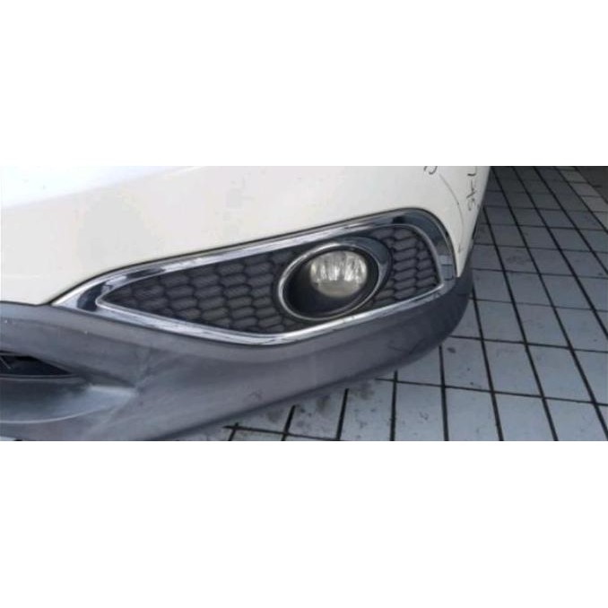 Cover Tutup Garnish List Chrome Fog Lamp Atau Lampu Kabut Bawah Bumper Depan Honda Crv Rm Gen.4 2013