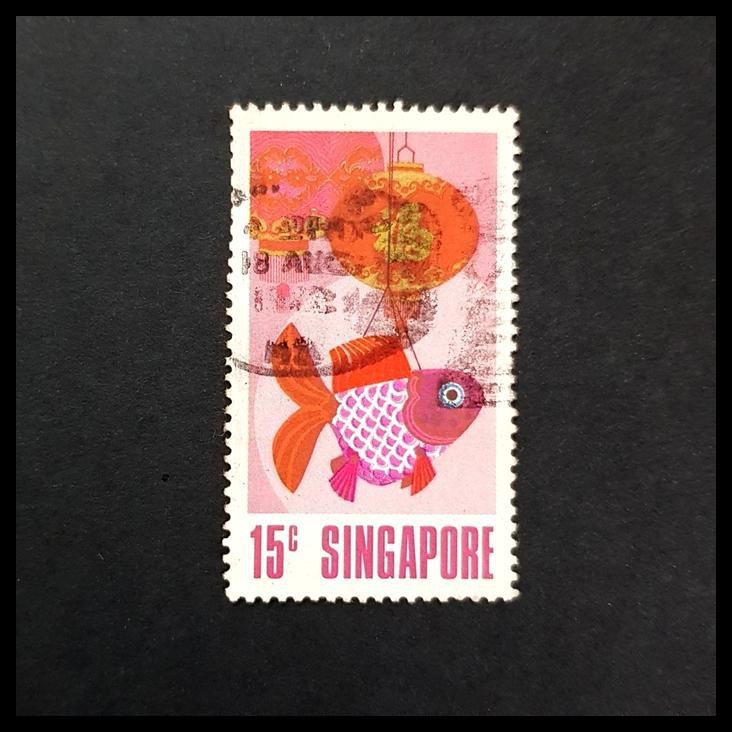 

GRATIS ONGKIR PRANGKO SINGAPORE 1972. LANTERNS & FISH. SERI NATIONAL DAY. USED !!!!!