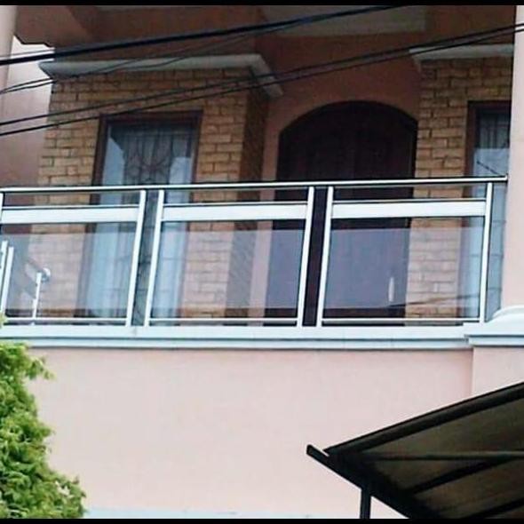 

Terlaris Railing Tangga Balkon Akrilik Clear Tiang