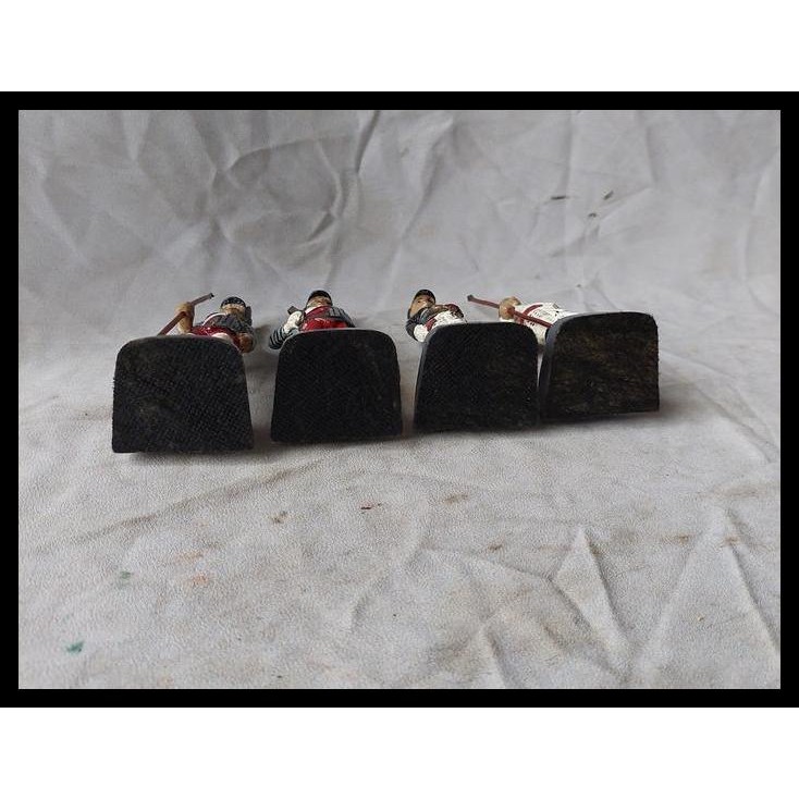 

TERMURAH TEMPAT PENA PATUNG VINTAGE PRAJURIT KERATONAN 4 BUAH !