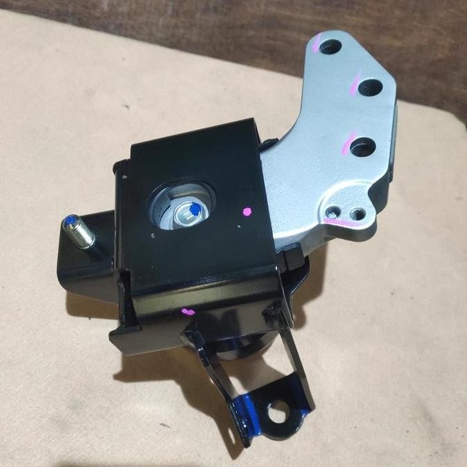 engine mounting kanan Suzuki ertiga lama 2012-2015 manual matic ASLI
