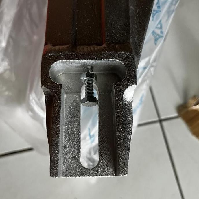 new Swing arm almunium merk v rossi dan super track . Mx, fu, supra, revo, jupiter z, vega zr, mx, s