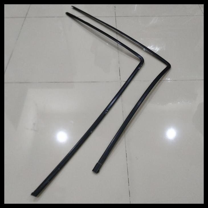 DISKON ORIGINAL BMW E34 LIST FRAME KACA DEPAN 