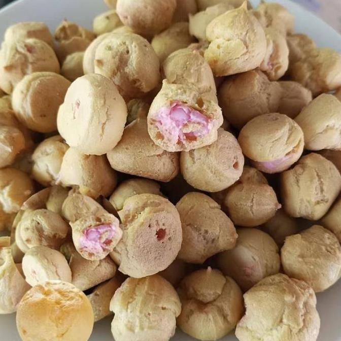 

Soes Coklat Stroberi 500G/1Kg Kue Sus Kering Lsi Coklat Strawberry Crisps & Puffed Snacks Simpan Pada Suhu Kamar Chocolate Snacks Kue Soes Kering Food Makanan Manis Camian Enak Snack Cemian Frozen Cemilan Cheese Biskuit Susu Pancake Keju