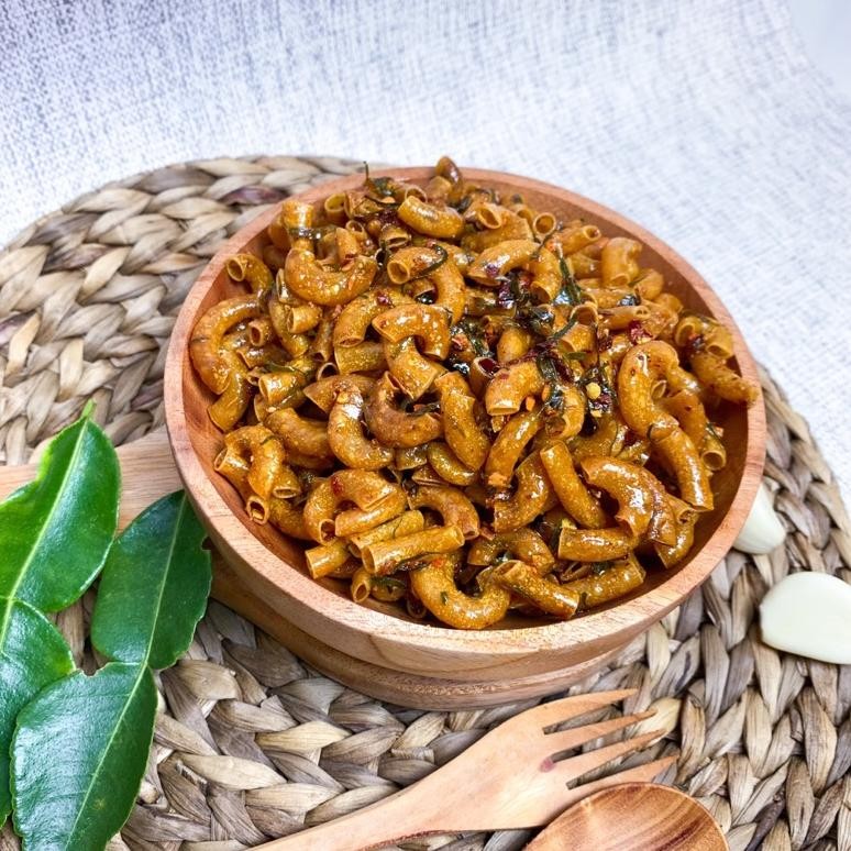 

MAKARONI PEDAS GURIH MANIS NIKMAT DAUN JERUK 500GR