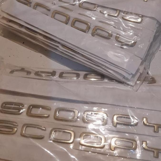 emblem scoopy 2021 gold original 2pcs