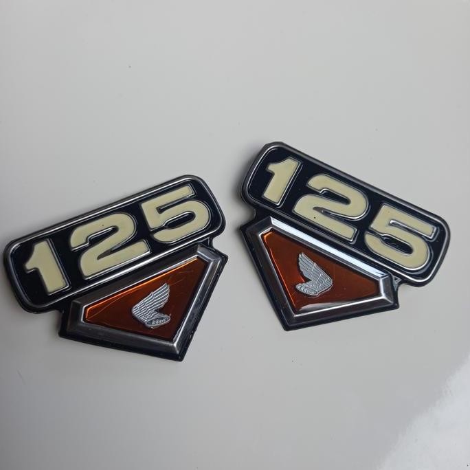 emblem cover tepong box bok aki imitasi mirip ori original cb 125 cb125 cb125s merah