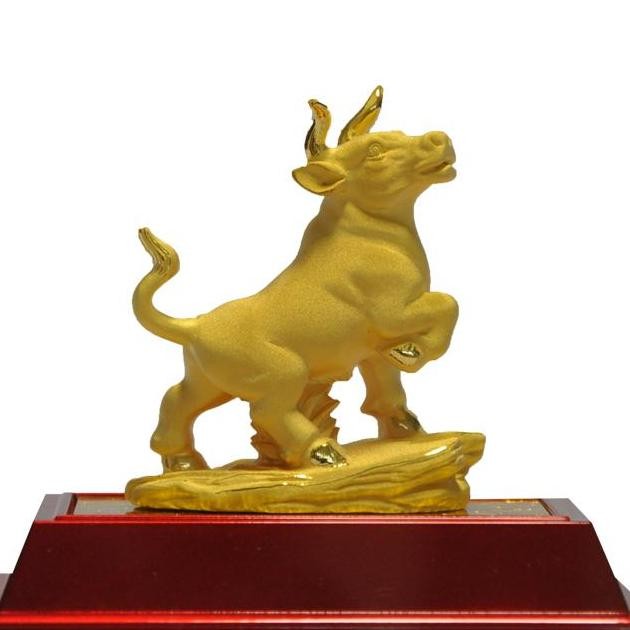 Patung Shio Kerbau Lapis Emas 24K Pajangan shio Kerbau Miniatur Kerbau