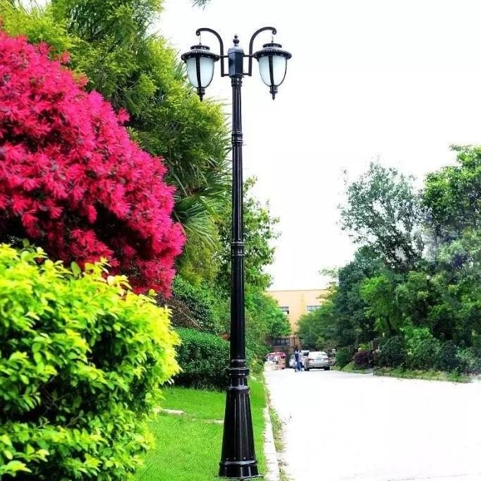 Lampu Hias Taman Outdoor Waterproof Klasik Tiang Tinggi 3 Meter Warna Hitam Lampu Jalan Model Eropa 