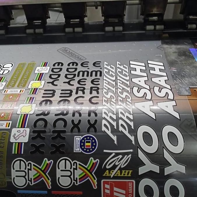 

Cetak Stiker TRANSPARAN Super Clear MAXDECAL Tinta UV dan Tinta Putih