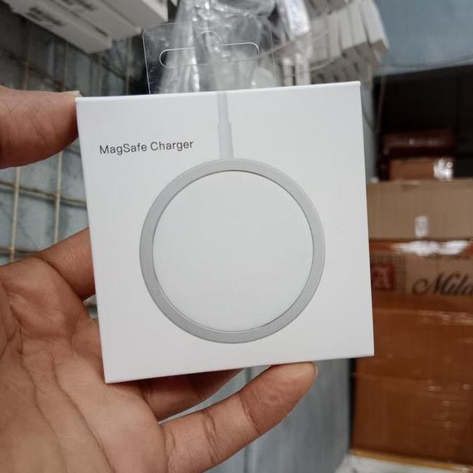 CHARGER MAG SAFE 20W WIRELESS / CHARGER FOR IPON 11 / 12 PRO MAX