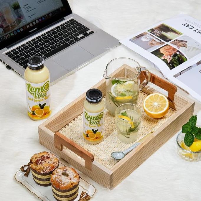 

[FLASH SALE DISKON} Paket 1 Liter Lemovita Sari Lemon Jus Murni BPOM Halal Organik Bebas gula Alami Fruity Botol Air Juice Kental PA