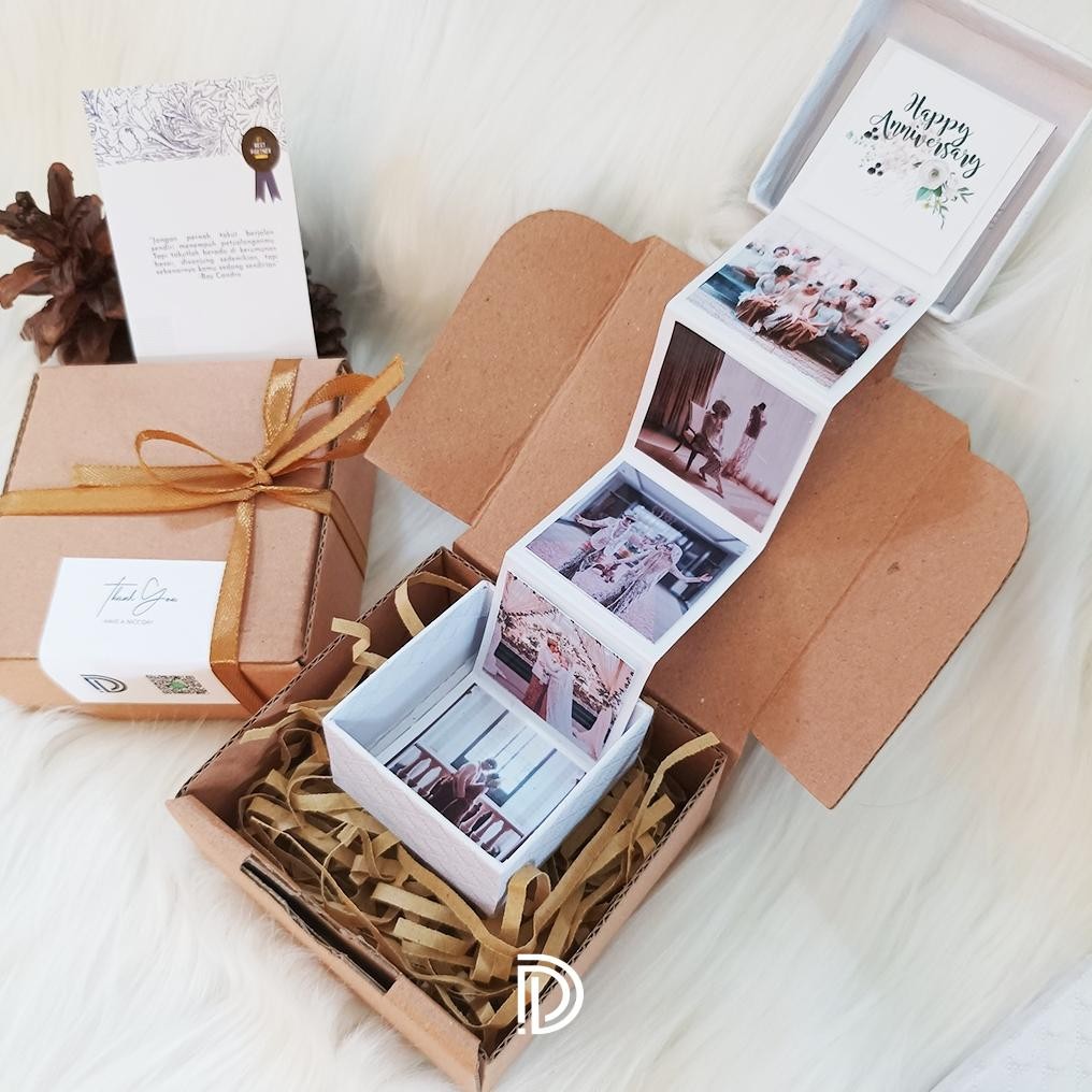 

(COD) Gift Box Kotak Kado Anniversary Hadiah Wisuda Souvenir Ulang Tahun Box Kado Foto Custom Nugi