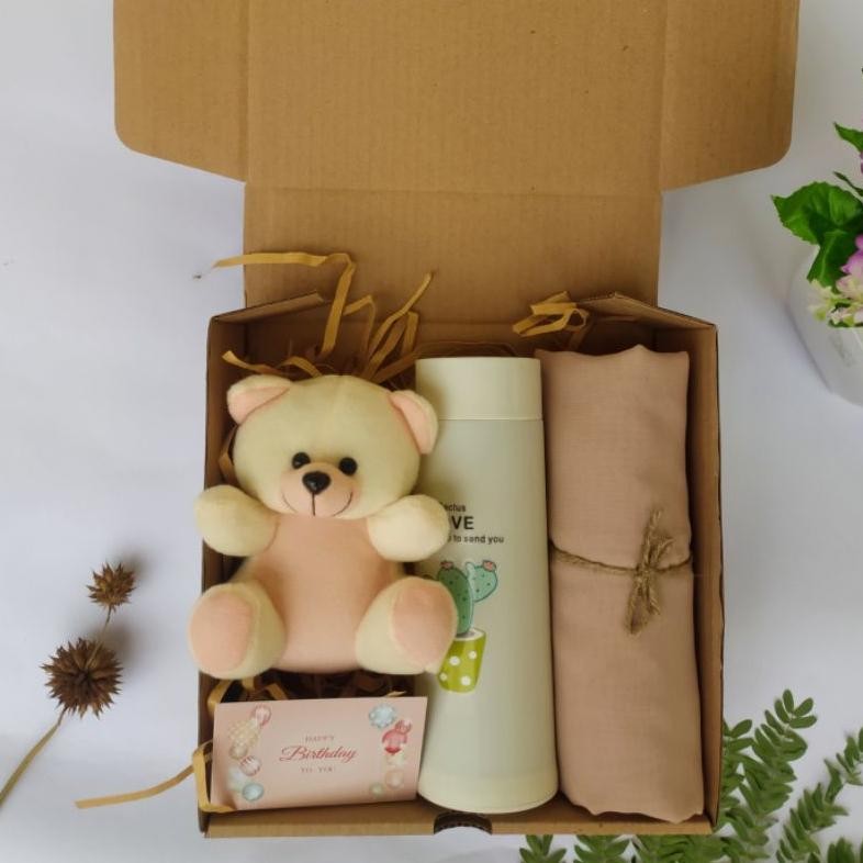 

Hampers kado untuk ulang tahun anniversary boneka lucu / Hadiah / gift box / souvenir /bingkisan Nugi