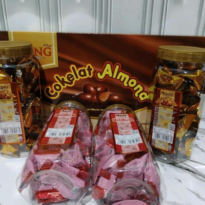 

D'King Almond Mix Chocoberry 1 Dus - Almond Lapis Cokelat dan Strawberry Termurah