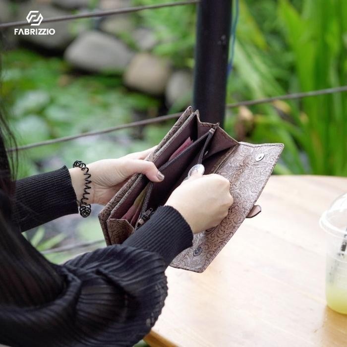 Dompet Wanita Etnik Kulit Asli Kode : Gayatri