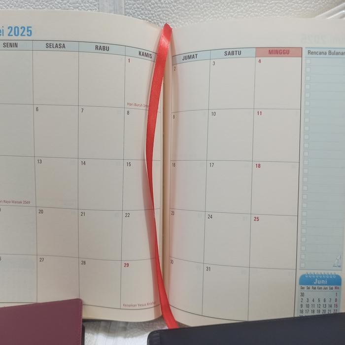 

SWG buku agenda tahunan deluxe 2025 / buku catatan harian A5