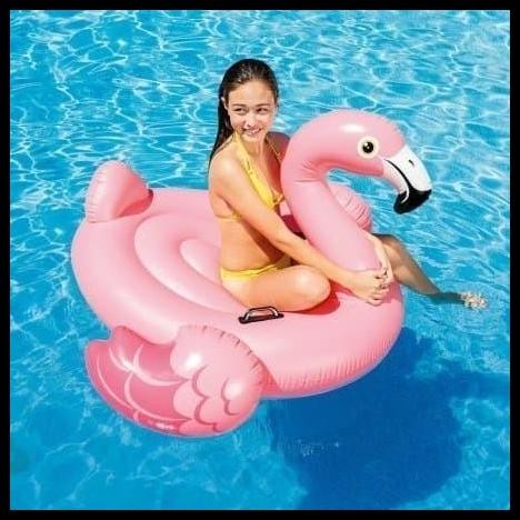 Ban Renang warna PINK santai renang diKolam renang pantai