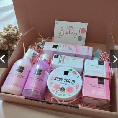 Terlaris Set Hadiah Hampers Gift Box / Scarlett Whitening / Hampers Birthday / Graduation