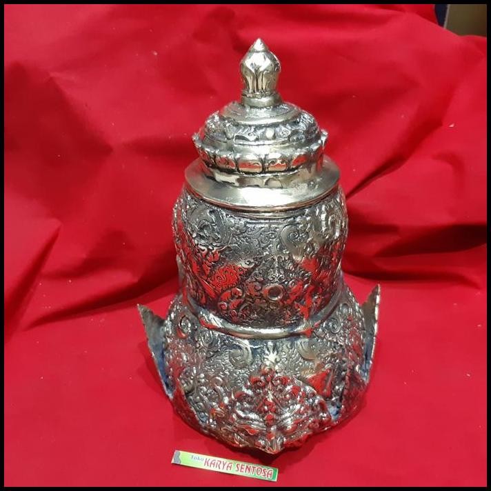 MAHKOTA RAJA DAN RATU BAHAN KUNINGAN