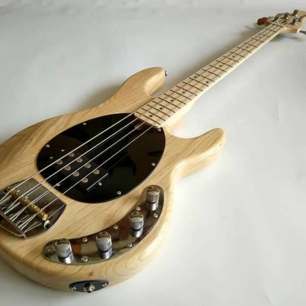 Terlaris Gitar Bass Listrik Elektrik Musicman Ernie Ball Natural Color Neck Mapple