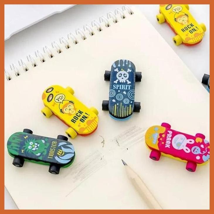 

( MAINAN HOBI ANAK ) PENGHAPUS PENSIL SEKOLAH ANAK KARAKTER SKATEBOARD PACKING AMAN