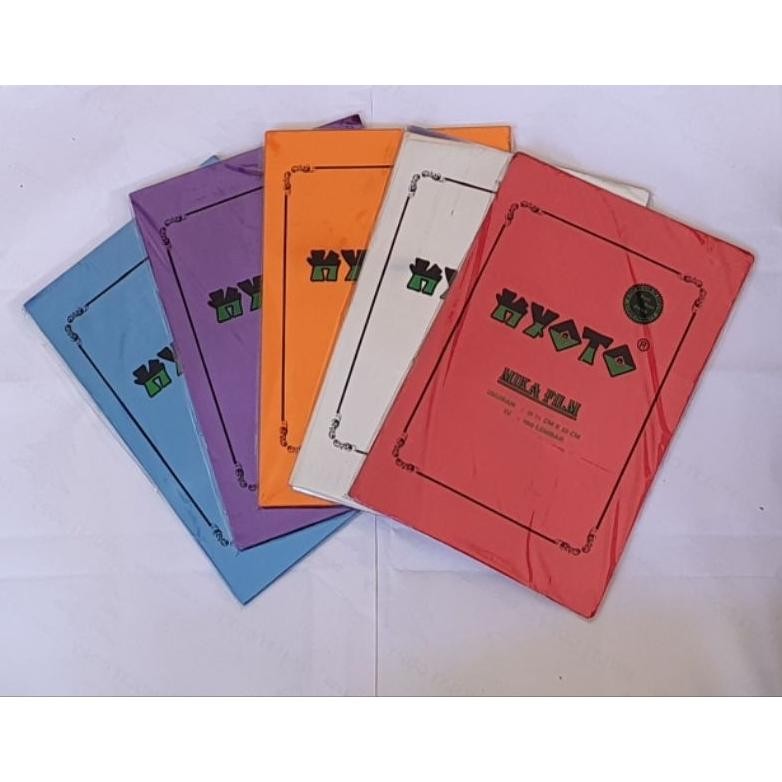 

Cover Plastik Mika Jilid F4 Kyoto 70 micron (1 Pak isi 100 lbr)