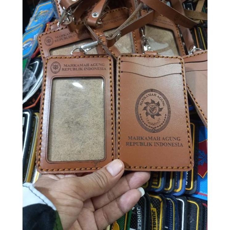 

Lanyard Kulit Mahkamah Agung Mari