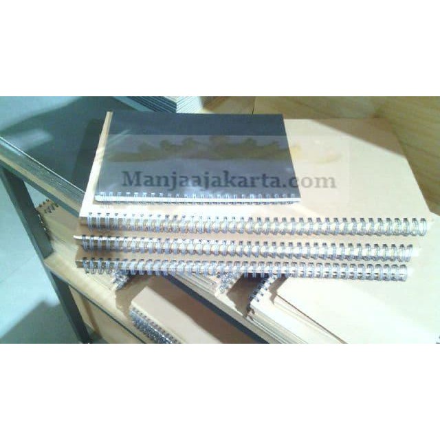

Kawat Spiral A4 1/4Putih Isi 100Batang Spiral Kawat Ring Kawat Murah Original Dan Terpercaya