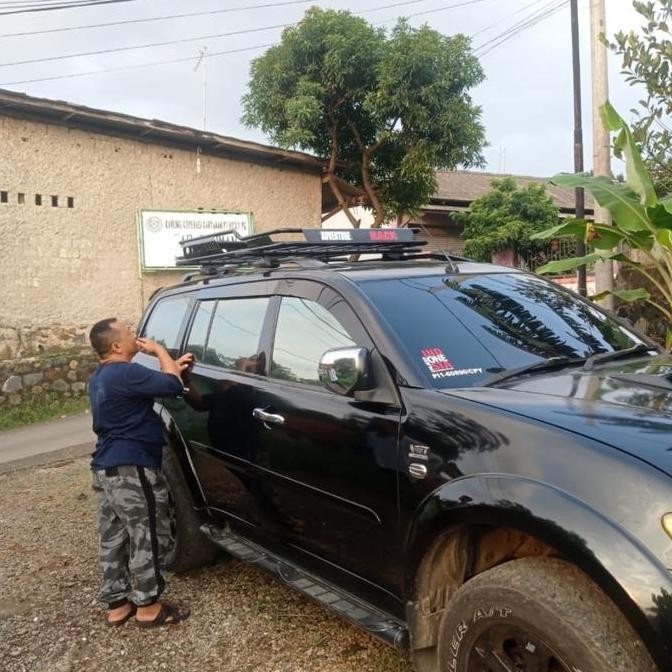 Roof Rack Bagasi Atas Mobil Pajero Sport Merek Adventure 140+Cross