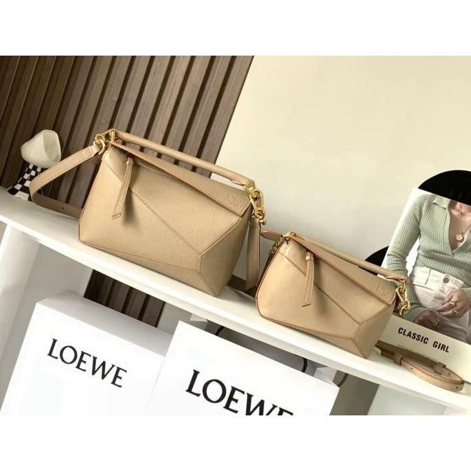 Loewe Puzzle Sand Colour Small Hand Bag Tas Tangan Tas Pria Wanita Shoulder Bag Kondisi Like New 99.