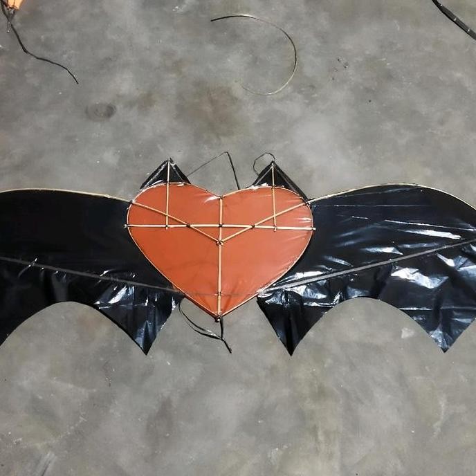 (Allthebest) layangan love bersayap sudah tes terbang ukuran 125cm