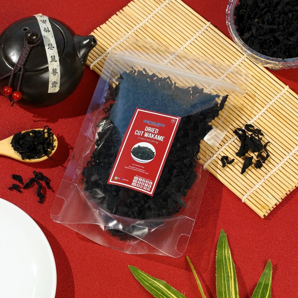

Cut Wakame 50gr - Dried Seaweed Rumput Laut Kering Miso Udon Ramen aSt