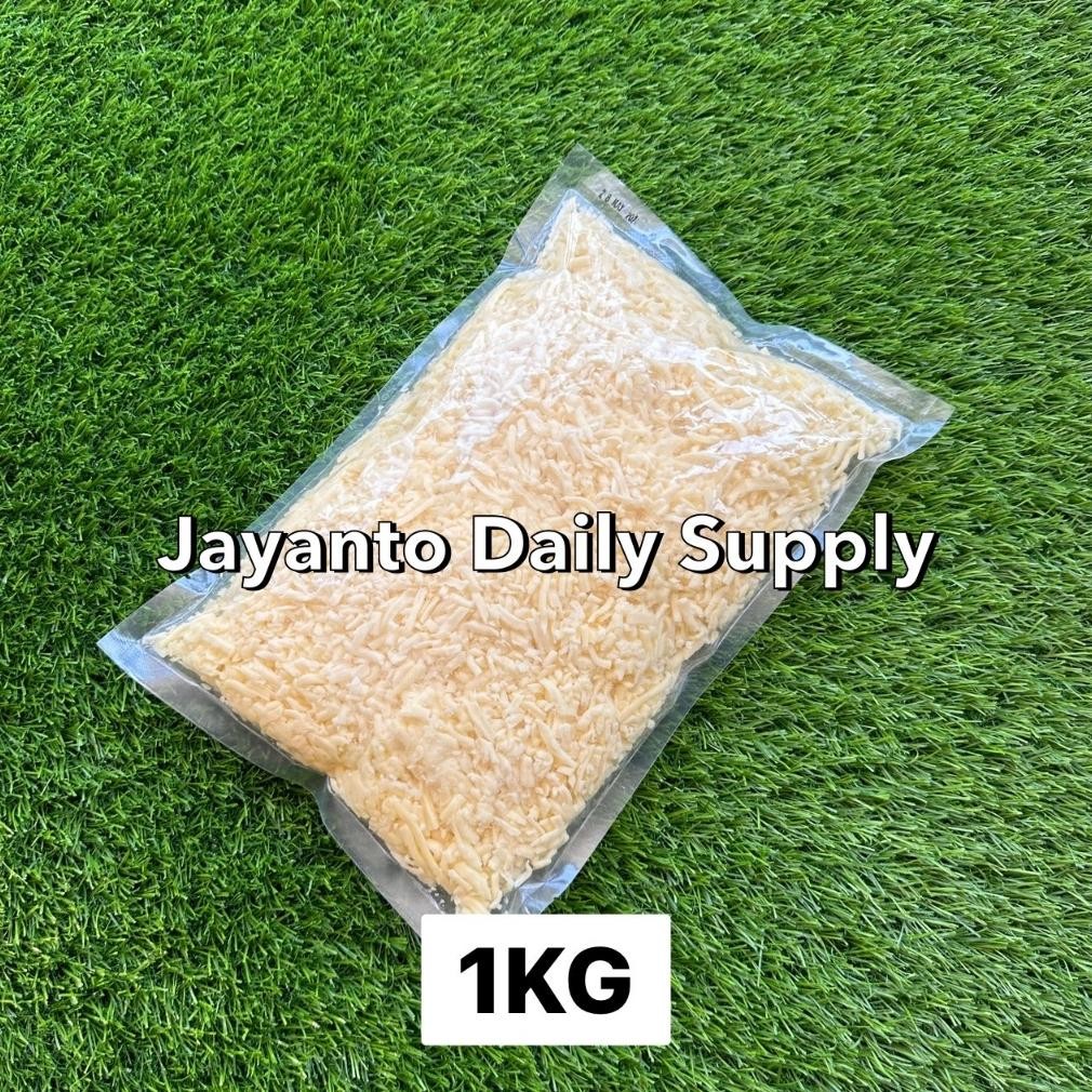 

MOZZARELLA SHREDDED 1KG / KEJU MOZARELLA PARUT / MOZZA CHEESE IMPORT - 100% HALAL aSt