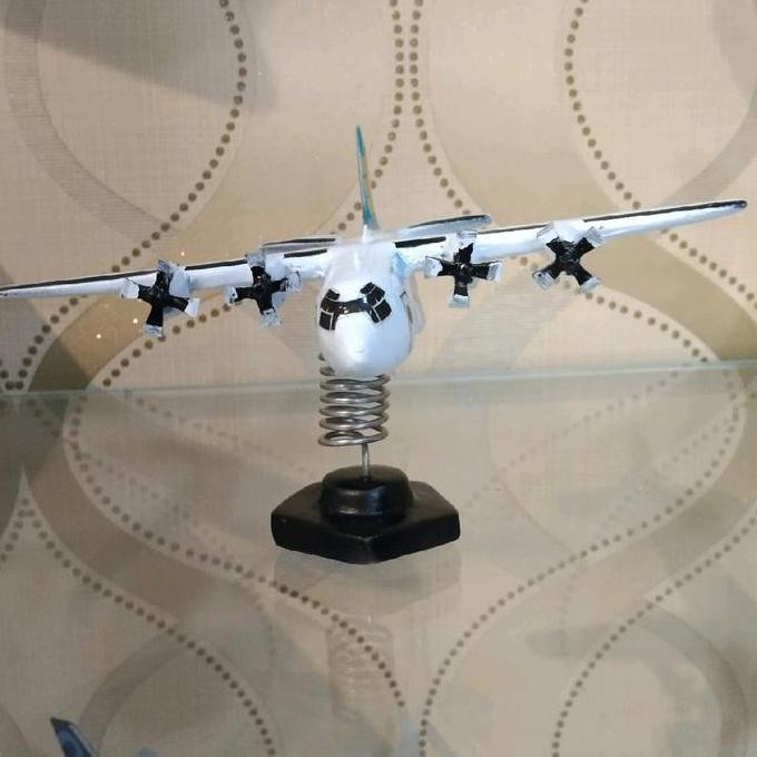 Hiasan Dashboard Mobil Pesawat Merpati Panjang 10Cm Tinggi Sekitar 7 Cm Bahan Resin Sudah Ada Tempel