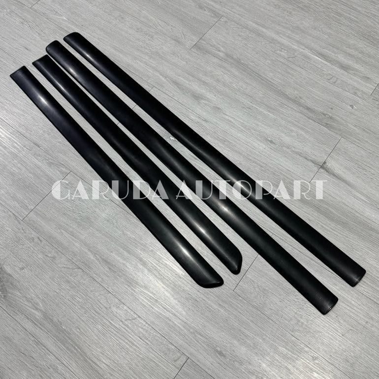 List body mobil Avanza Xenia 2004-2011 Hitam 1set 4pcs