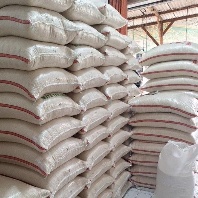 

Beras Ukuran 50Kg Pulen Enak Bungarojo Lelebmw