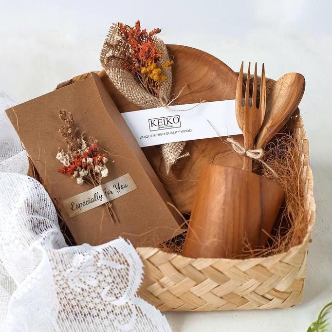 

Ready Atma Hampers Kayu Jati Unik Hadiah Eksklusif Paket Gift Box