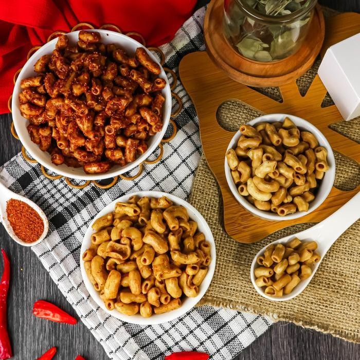 

CCF PAKET KOMPLIT 3pcs (Makaroni, Keripik Kaca, Keripik Moring ) By. SNACKLANGGANAN